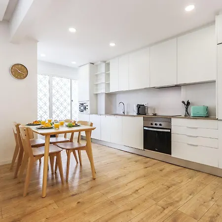 Portucale ! Sweet Retreat Apartment Almada
